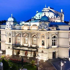 **** Otel H12**** Polonya