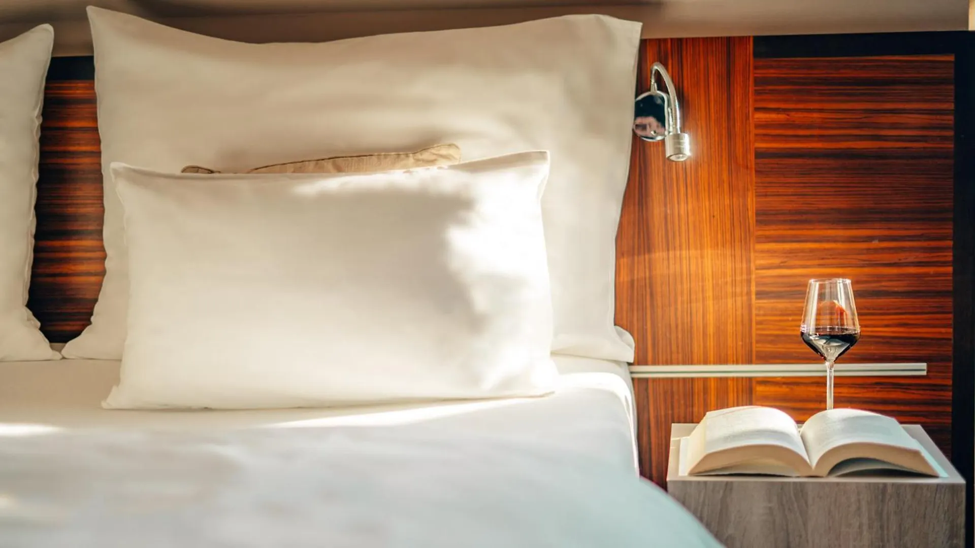 Boutique Hotel Klarov Prag 4*,